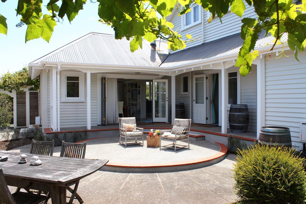 Browns Boutique Bed And Breakfast Уонгануи Экстерьер фото